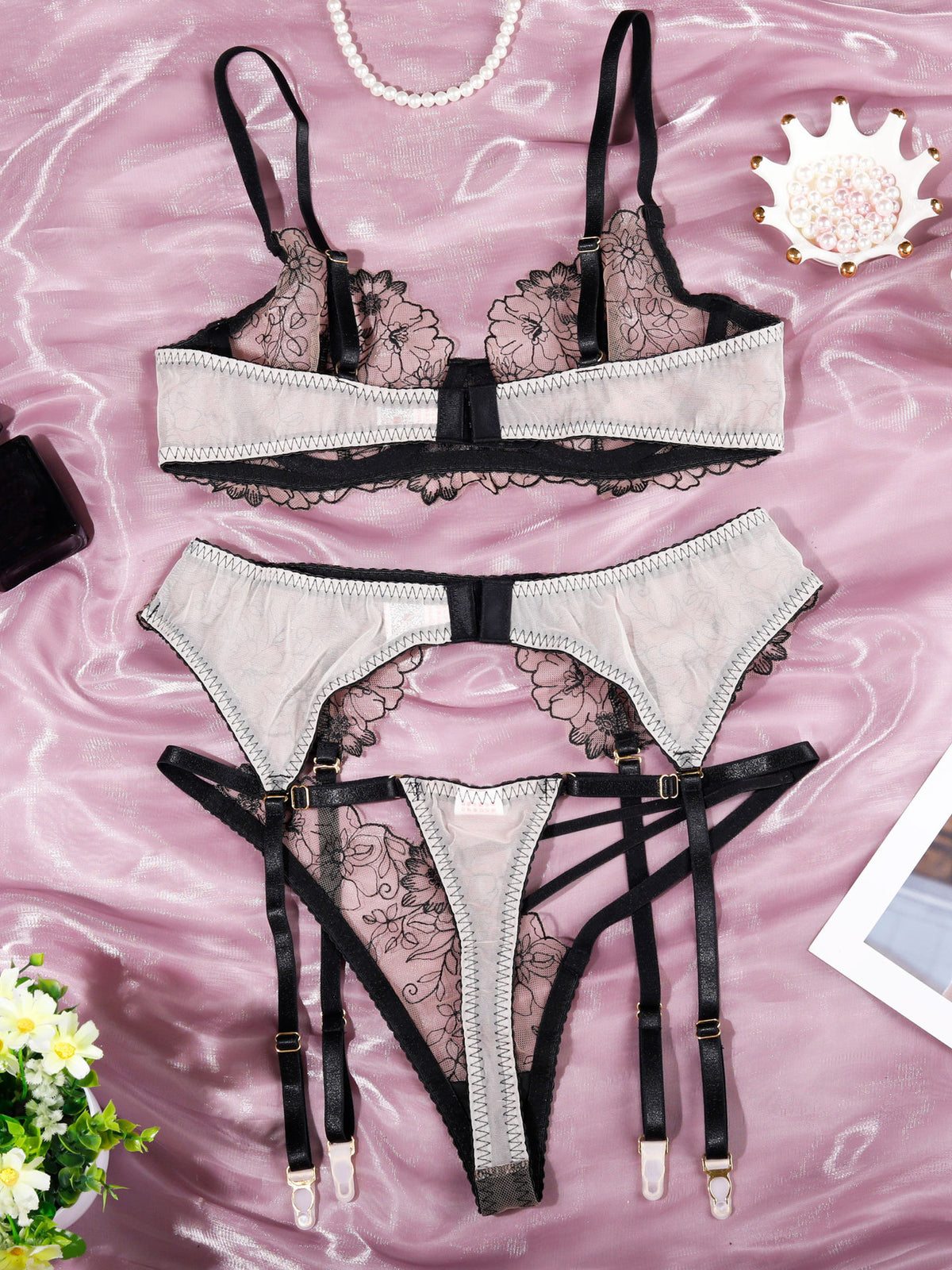 Floral Embroidery Lace 3‑Piece Lingerie Set, Underwire Bra Garter Belt Strappy Panty Lingerie Kit for Women